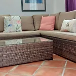 Mit Kleiner Innenhof-terrasse Im Mediterranen Stil شقة
