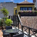 Mit Kleiner Innenhof-terrasse Im Mediterranen Stil شقة *